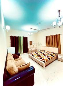 Family Room availab Burdubai rent 3400