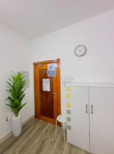 EXECUTIVE MEN BEDSPACE | CLOSE TO MOE METRO STATION | DAILY CLEANING | CHANGES BEDSHEETS |