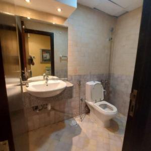 EXECUTIVE PARTITION AED 1,300