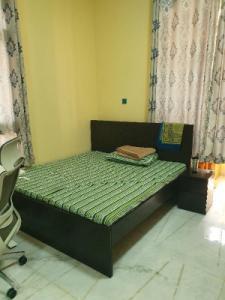 Executive Kerala Muslim bachelor in fully furnished room in Dubai, Nad Al Hamar