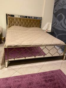 Buyers uesd furniture in al Rasdiya 0564889102