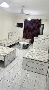Fully furnished executive indain keralites gents bed space available in karama