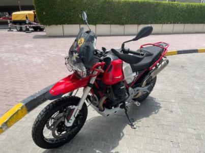 2022 Moto Guzzi V85tt