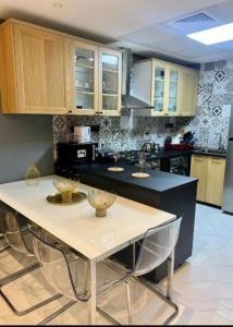 LUXURY APT ‼️MASTER Bedroom / Washroom Magical View JBR JLT Marina