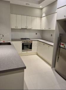 WORKING PROFESSIONALS HOME STAY