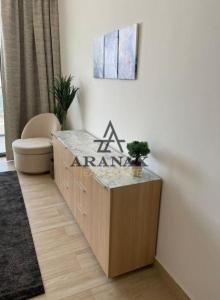Fully Furnished 1 Bed Apartment / Rented / Higher Floor