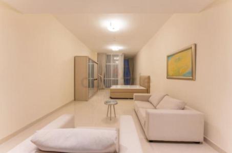 Luxury Room for Rent in the heart of Dubai, Sheikh Zayed Road. Sea View.