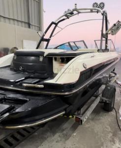 Boat Larson lSR 2100