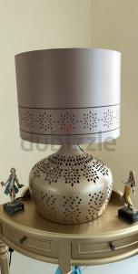Table Lamp and Wall Mirror for sale - مصباح طاولة من هوم سنتر ومرايا من هوم ار اس