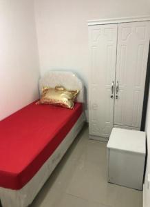 (Males Only) Single Private Partition in Marina Close to Dmcc MetroJBR Beach
