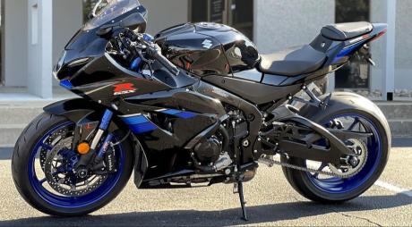 2017 Suzuki gsx r1000cc available for sale