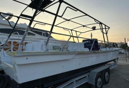 35 feet boat body with Suzuki 2 engines 140 hp