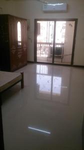 Room for rent between Hamdan st and Electra street